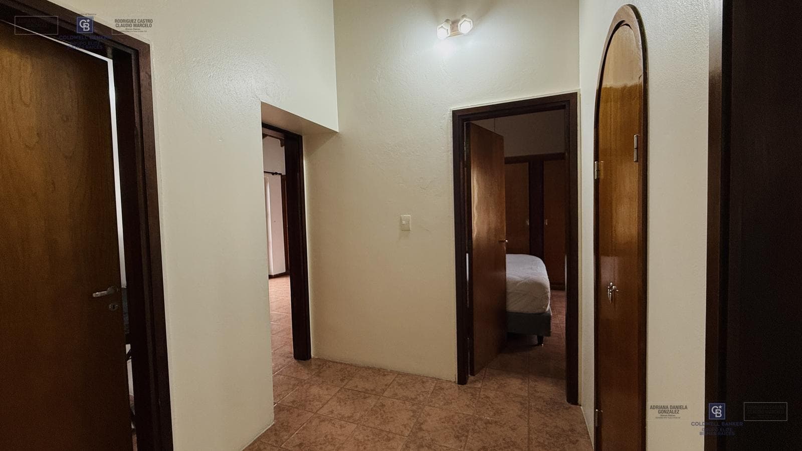 4-ROOM HOUSE FOR SALE ON ITS OWN LOT WITH YARD, GRILL, AND GARAGE IN DEVOTO