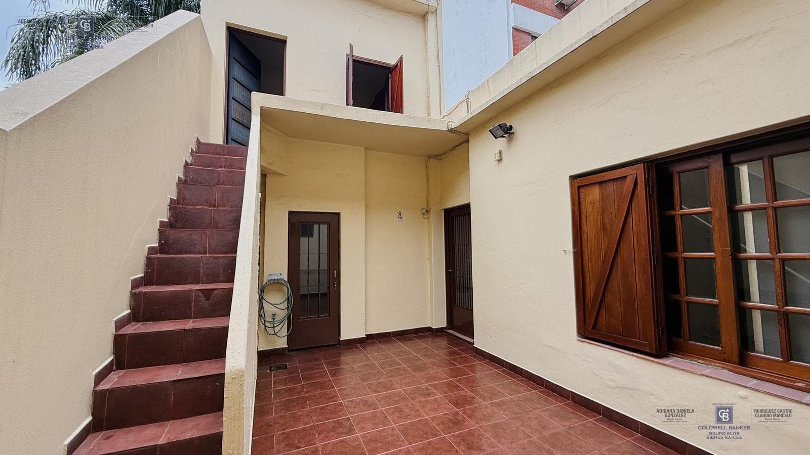 4-ROOM HOUSE FOR SALE ON ITS OWN LOT WITH YARD, GRILL, AND GARAGE IN DEVOTO