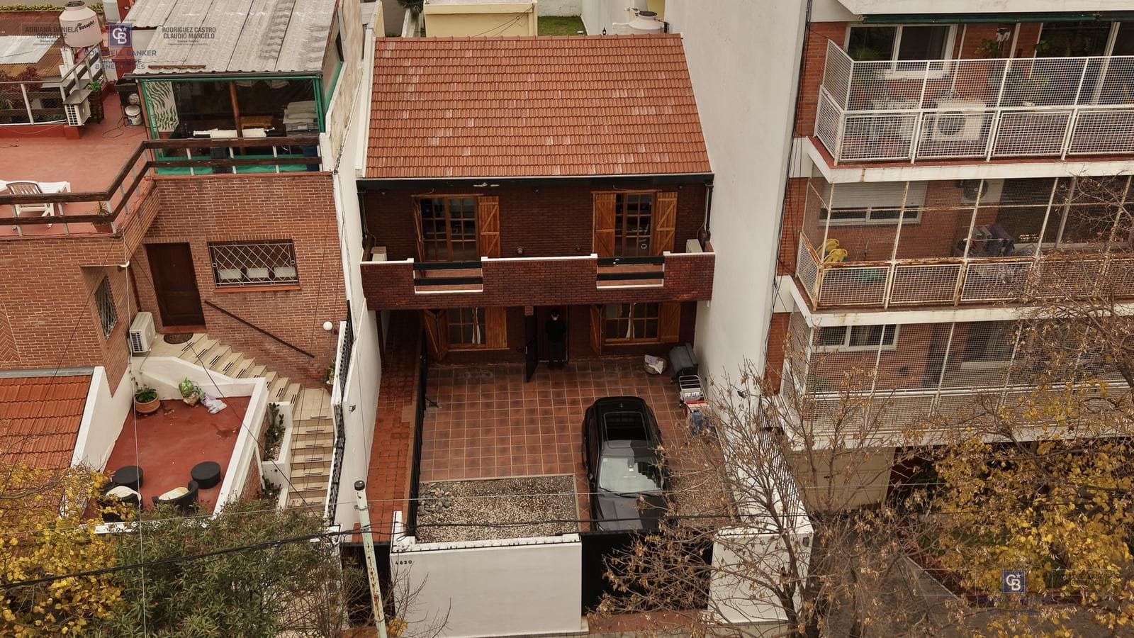 4-ROOM HOUSE FOR SALE ON ITS OWN LOT WITH YARD, GRILL, AND GARAGE IN DEVOTO