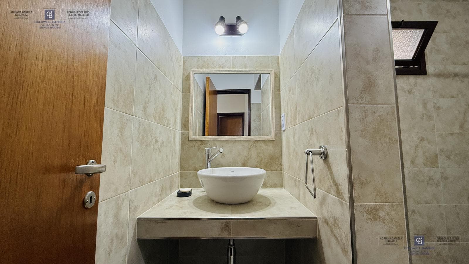 4-ROOM HOUSE FOR SALE ON ITS OWN LOT WITH YARD, GRILL, AND GARAGE IN DEVOTO