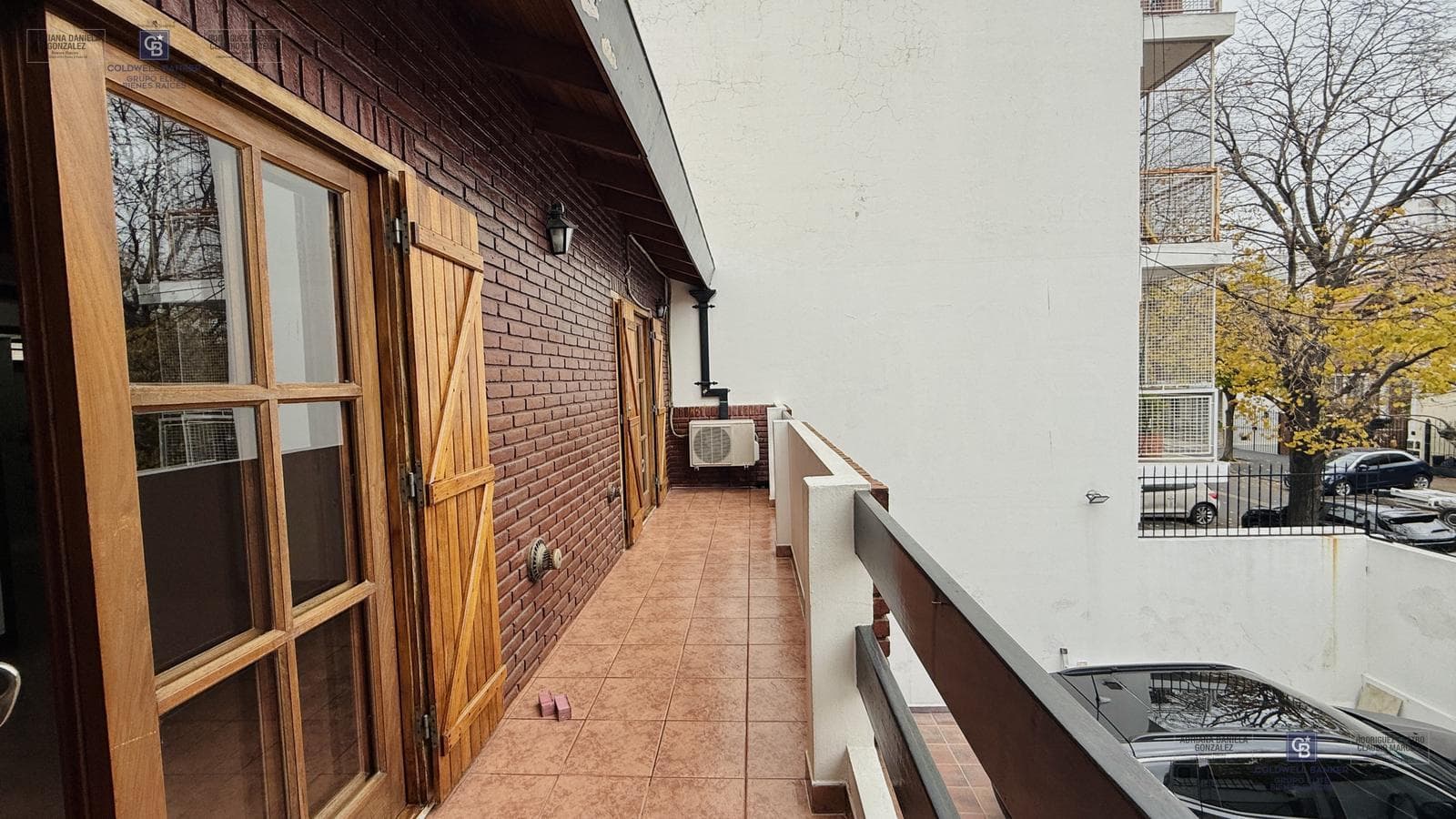 4-ROOM HOUSE FOR SALE ON ITS OWN LOT WITH YARD, GRILL, AND GARAGE IN DEVOTO