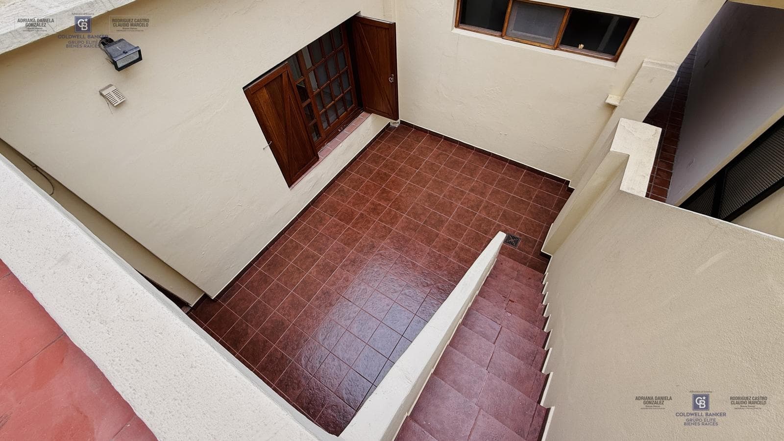 4-ROOM HOUSE FOR SALE ON ITS OWN LOT WITH YARD, GRILL, AND GARAGE IN DEVOTO