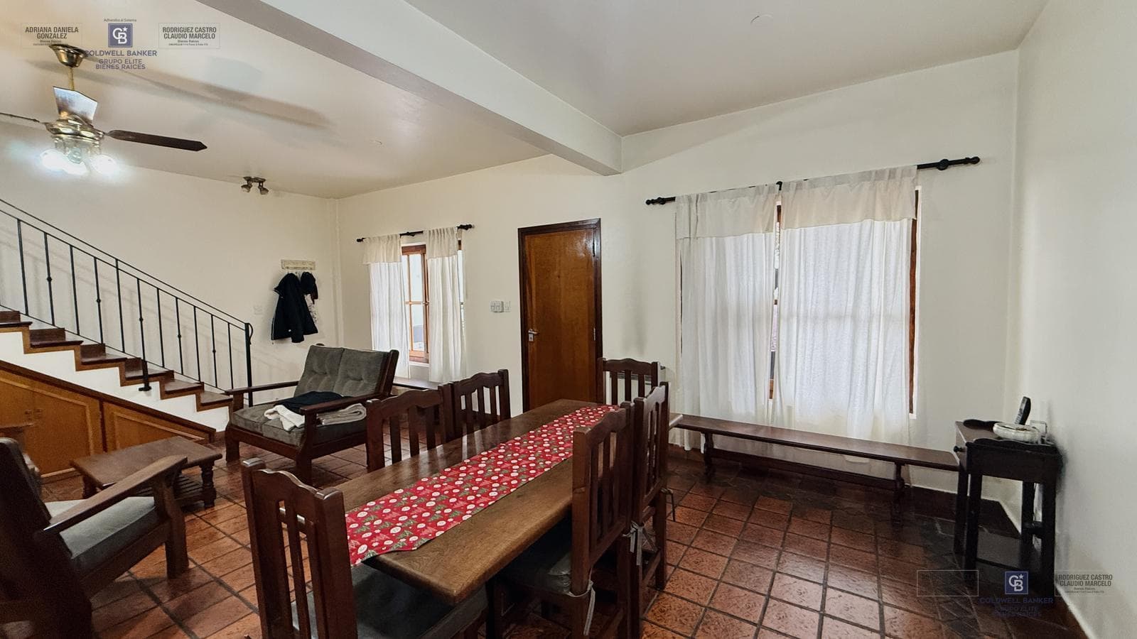 4-ROOM HOUSE FOR SALE ON ITS OWN LOT WITH YARD, GRILL, AND GARAGE IN DEVOTO