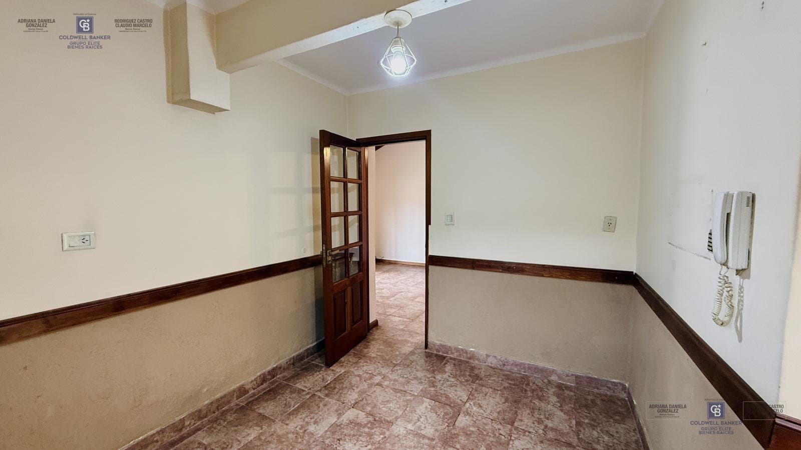 4-ROOM HOUSE FOR SALE ON ITS OWN LOT WITH YARD, GRILL, AND GARAGE IN DEVOTO