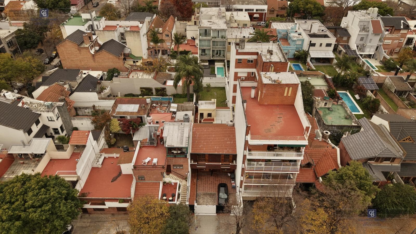 4-ROOM HOUSE FOR SALE ON ITS OWN LOT WITH YARD, GRILL, AND GARAGE IN DEVOTO