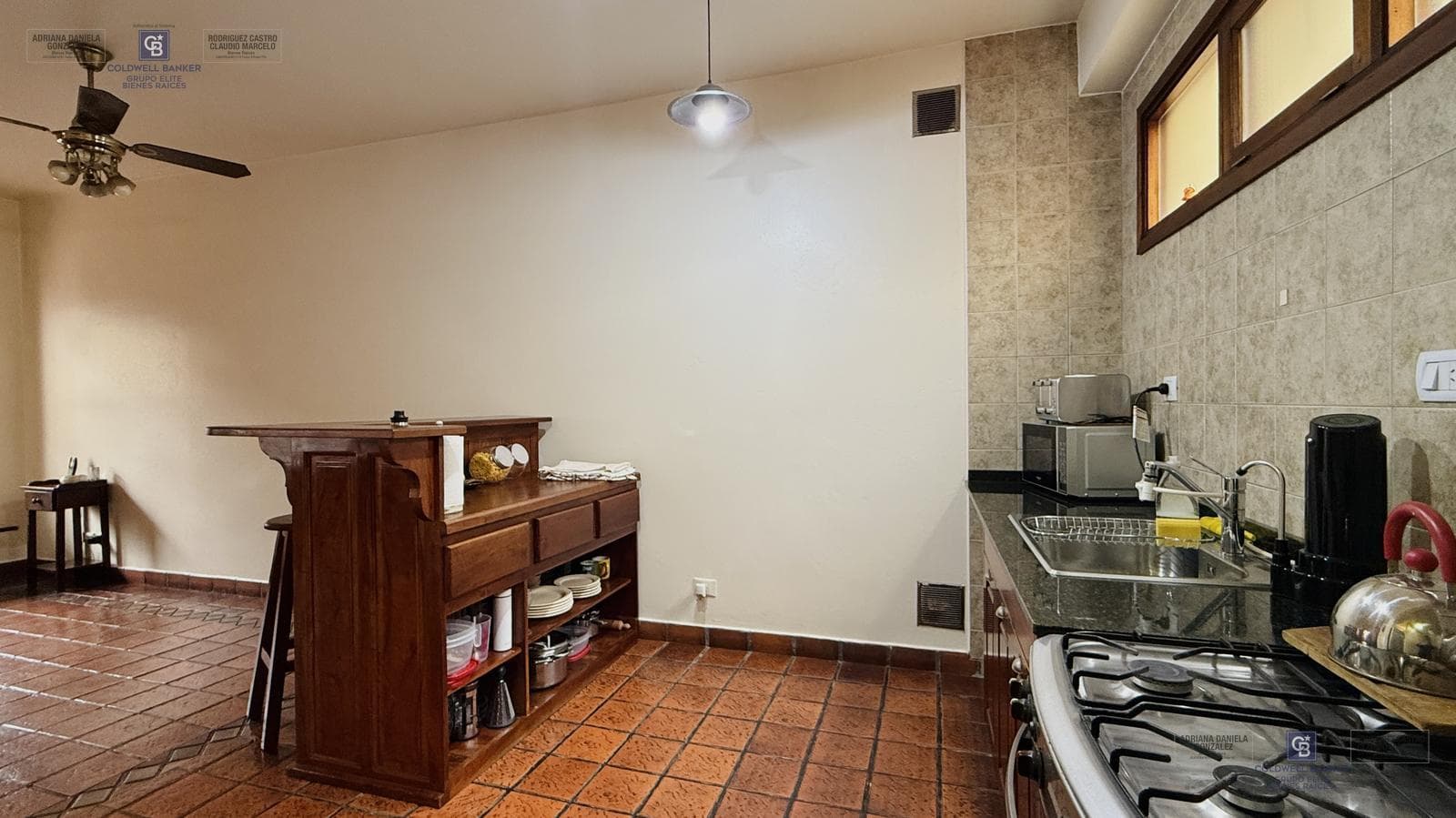 4-ROOM HOUSE FOR SALE ON ITS OWN LOT WITH YARD, GRILL, AND GARAGE IN DEVOTO