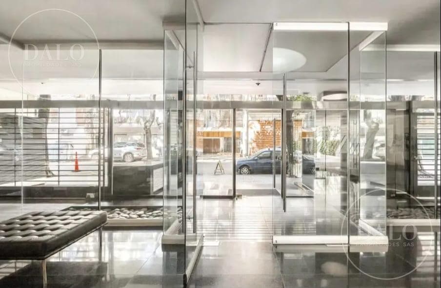 Spacious Studio Apartment with Balcony in Belgrano, Suitable for Professionals