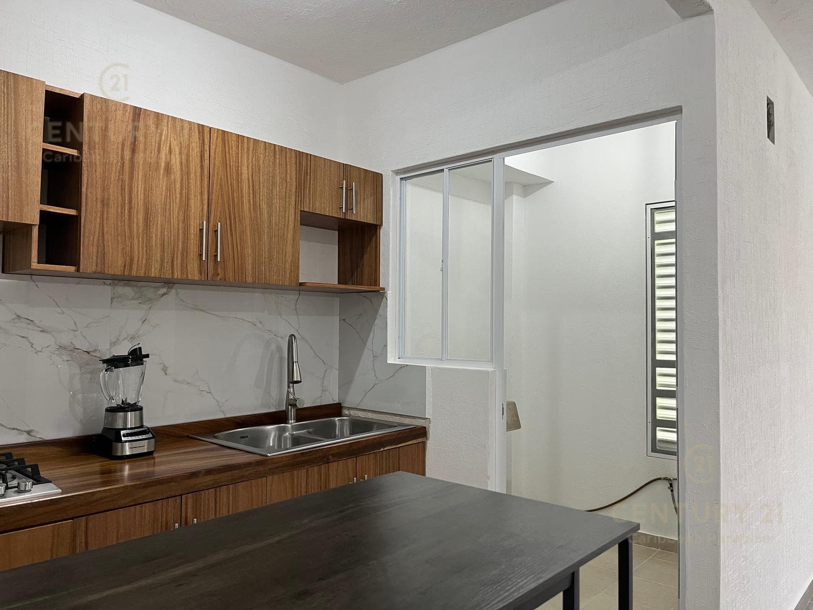 2-Bedroom Apartment for Rent on Paseos Sisal in Playa del Carmen P4604