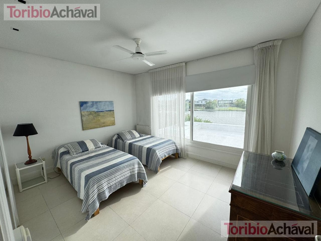 7-room HOUSE ON THE WATER, for rent in Barbarita