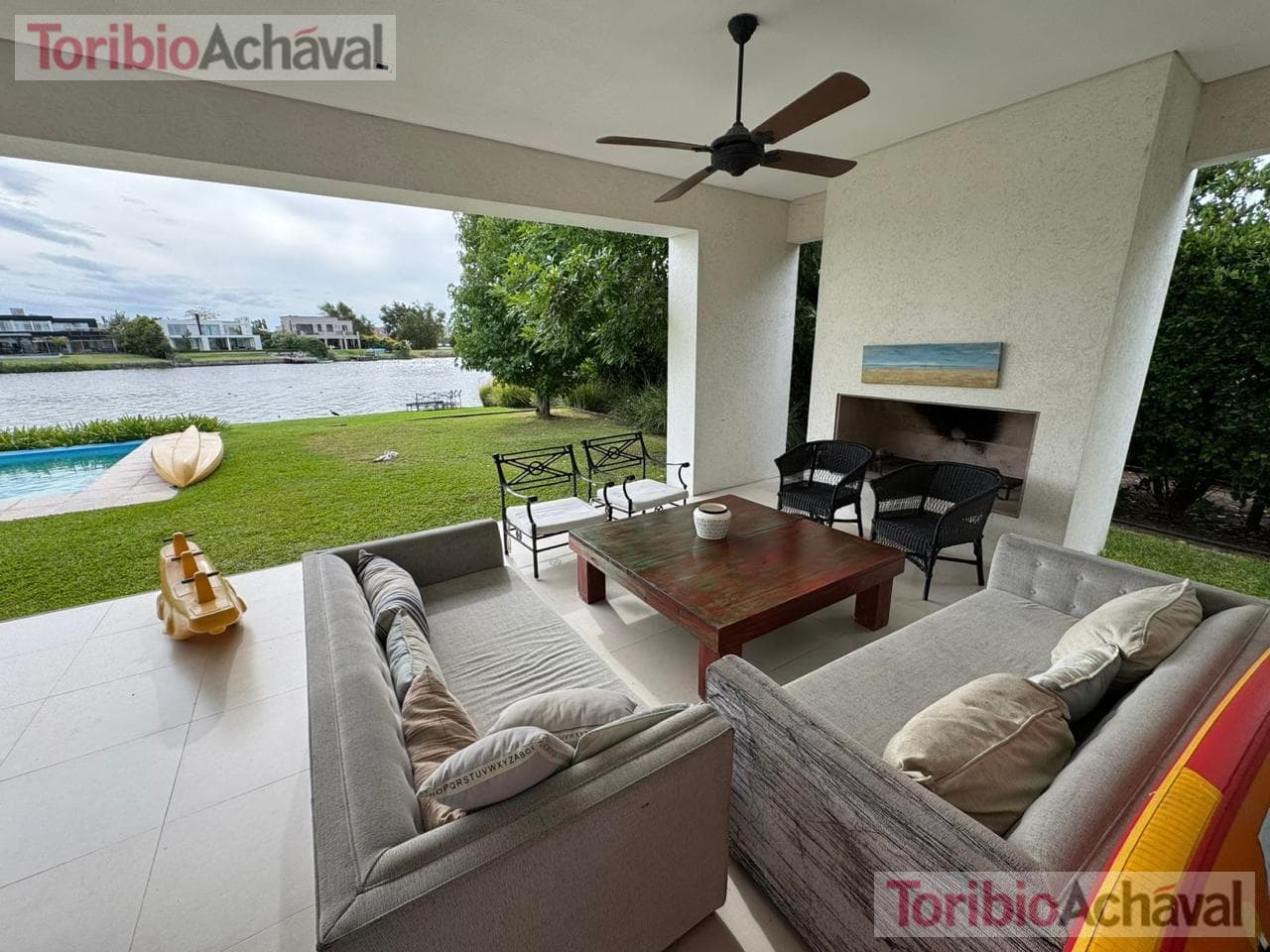 7-room HOUSE ON THE WATER, for rent in Barbarita