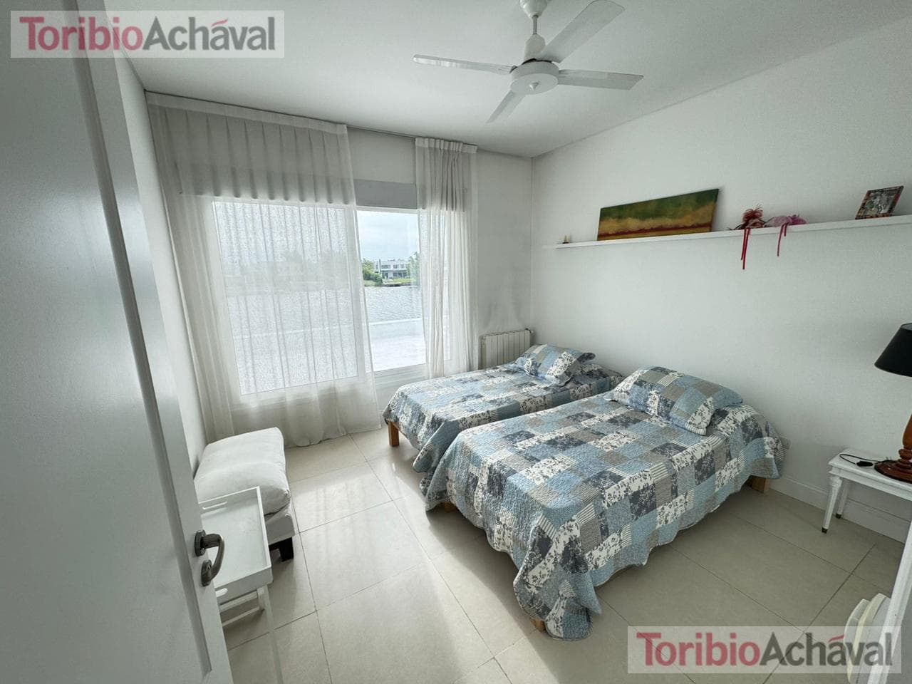 7-room HOUSE ON THE WATER, for rent in Barbarita