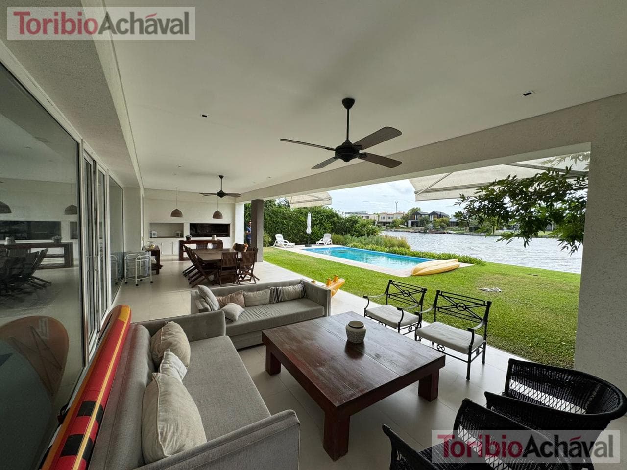 7-room HOUSE ON THE WATER, for rent in Barbarita