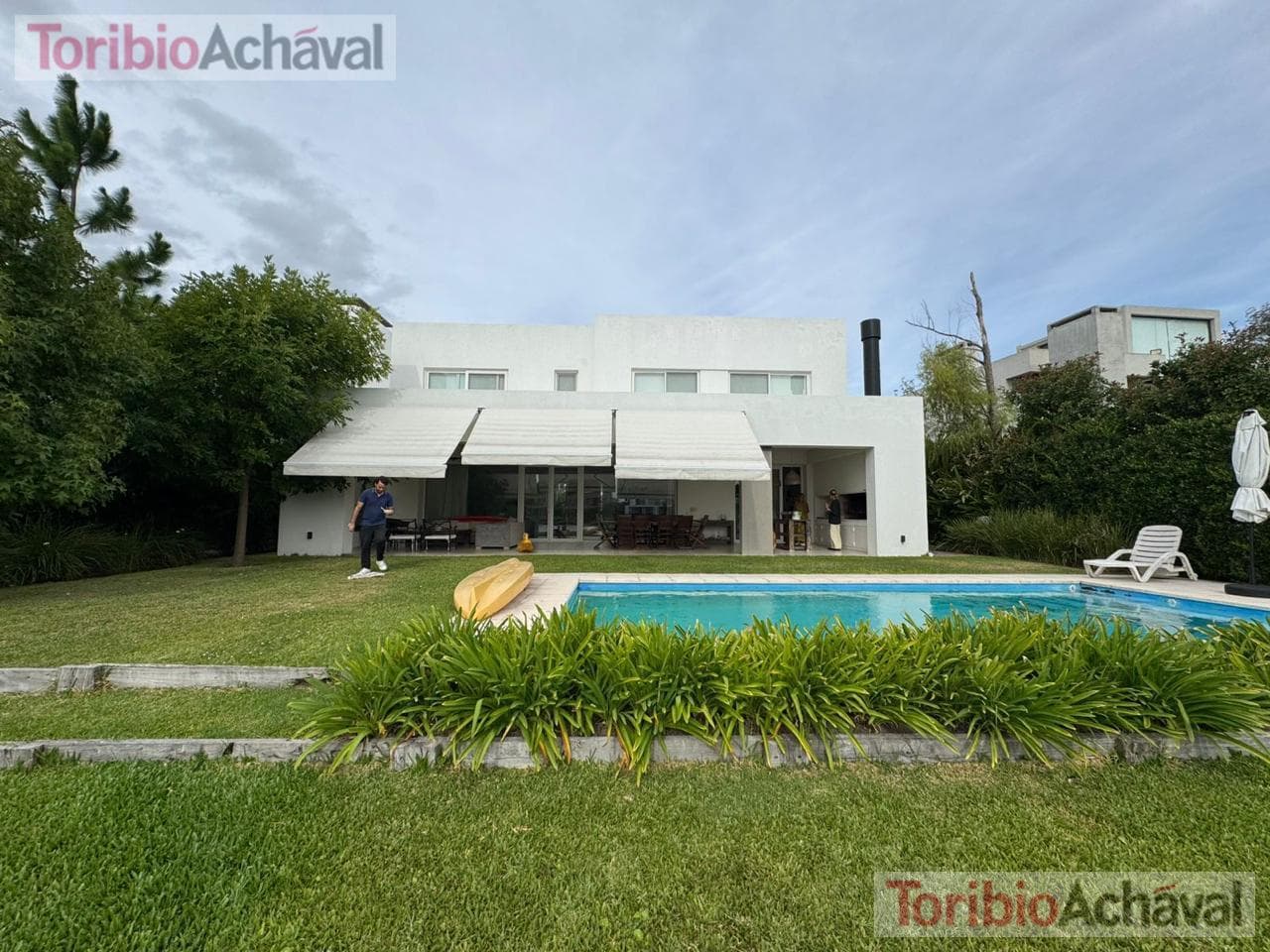 7-room HOUSE ON THE WATER, for rent in Barbarita