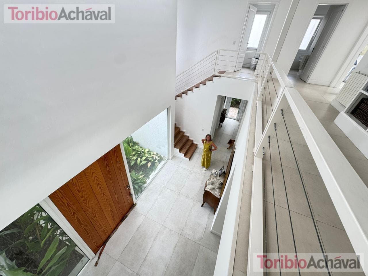 7-room HOUSE ON THE WATER, for rent in Barbarita
