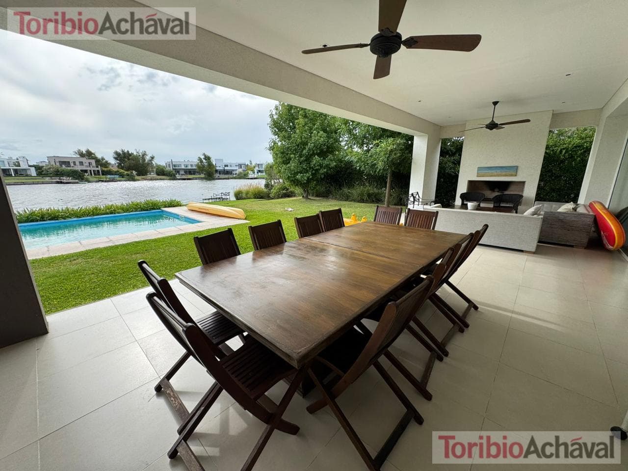 7-room HOUSE ON THE WATER, for rent in Barbarita