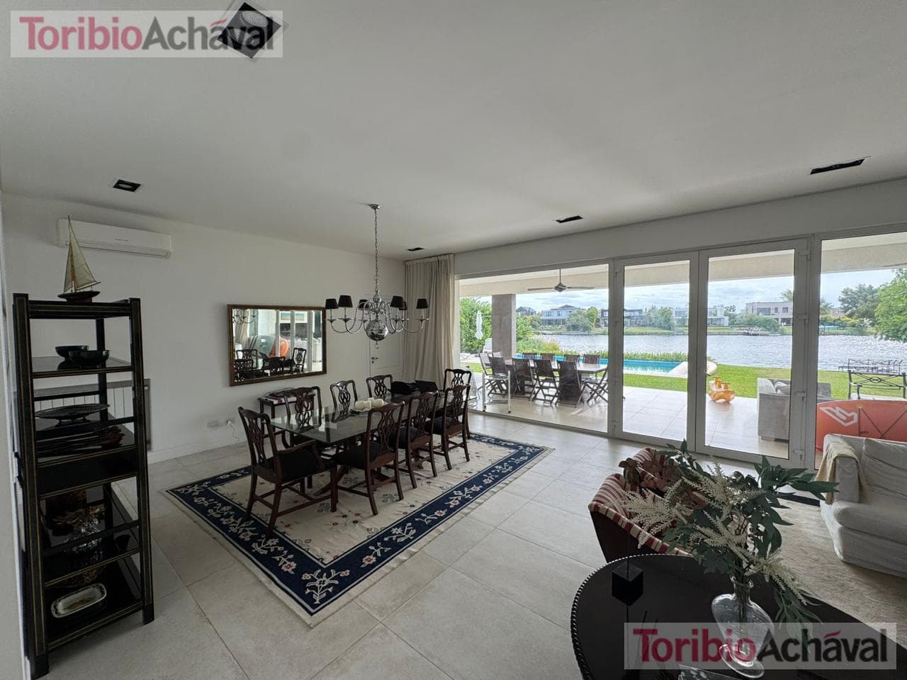 7-room HOUSE ON THE WATER, for rent in Barbarita