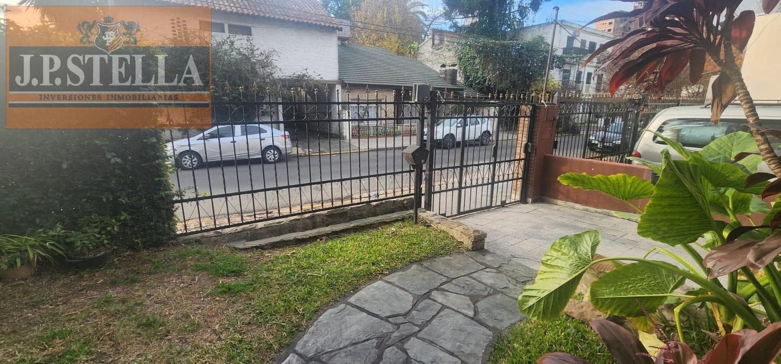 Chalet 4 amb. 285 m² s/ lote 358 m² - Garage - Quincho - Playroom - Pileta - Ramos Mejia