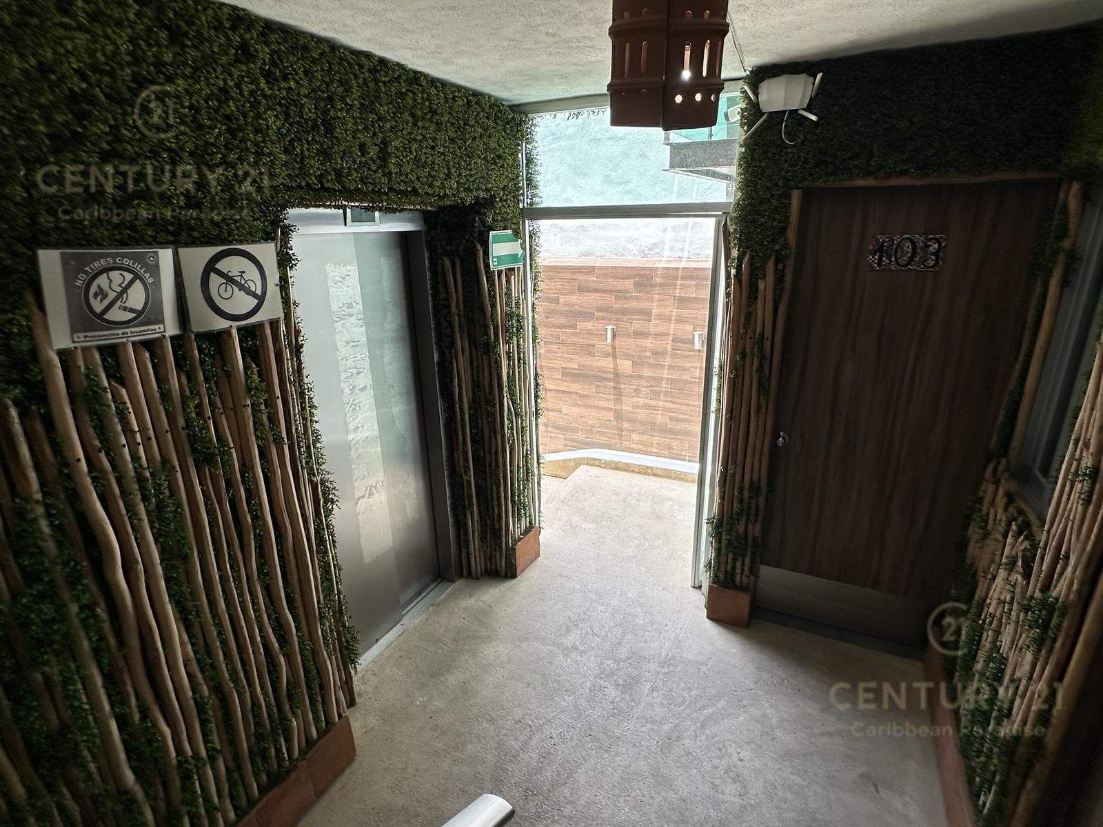 Medical Offices for Rent on AV 40 | Elevator (Master Office with Bathroom) P4632