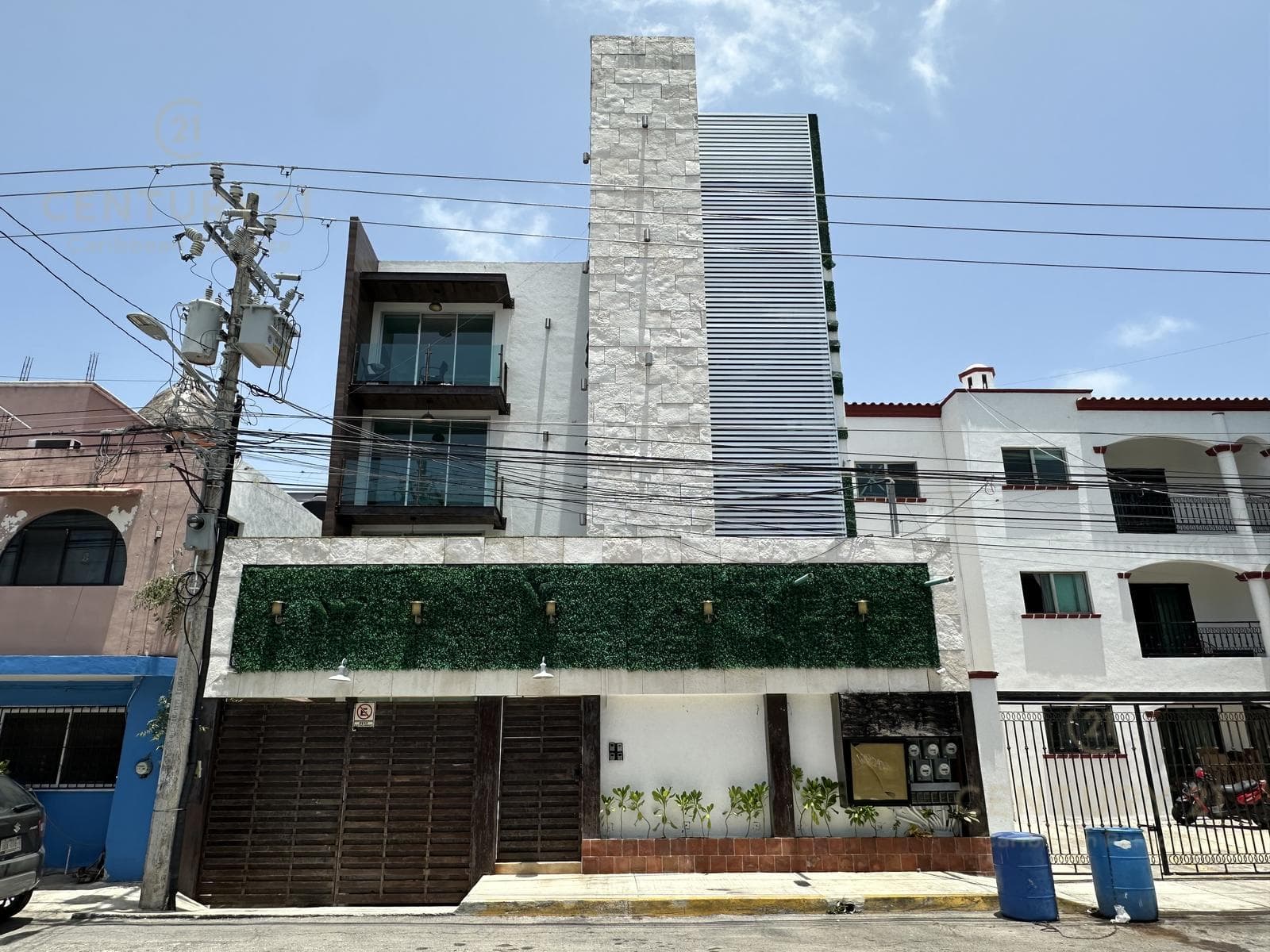Medical Offices for Rent on AV 40 | Elevator (Master Office with Bathroom) P4632