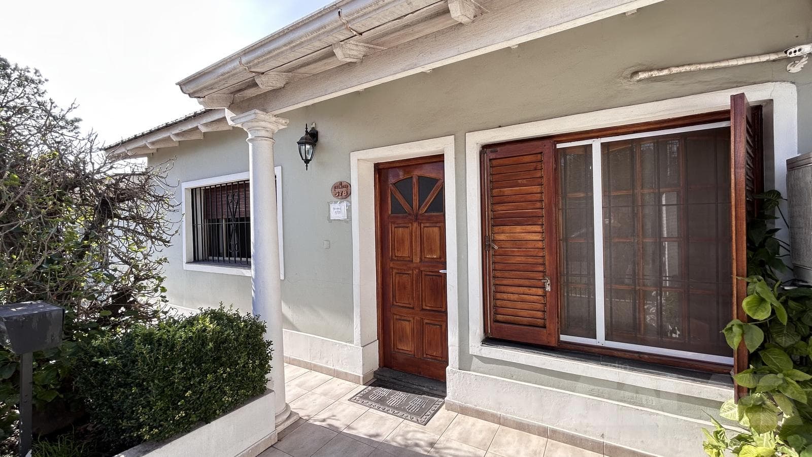 HOUSE | 3 ROOMS | NO BACKYARD | ELIGIBLE FOR MORTGAGE | GARAGE | SOUTH PADUA