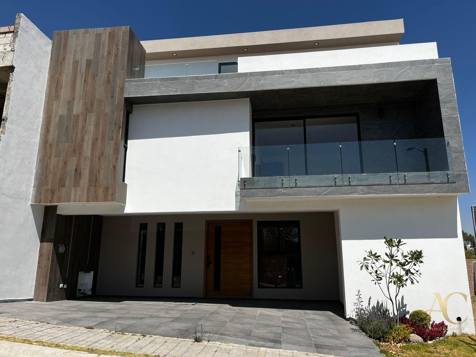 House in Lomas 2