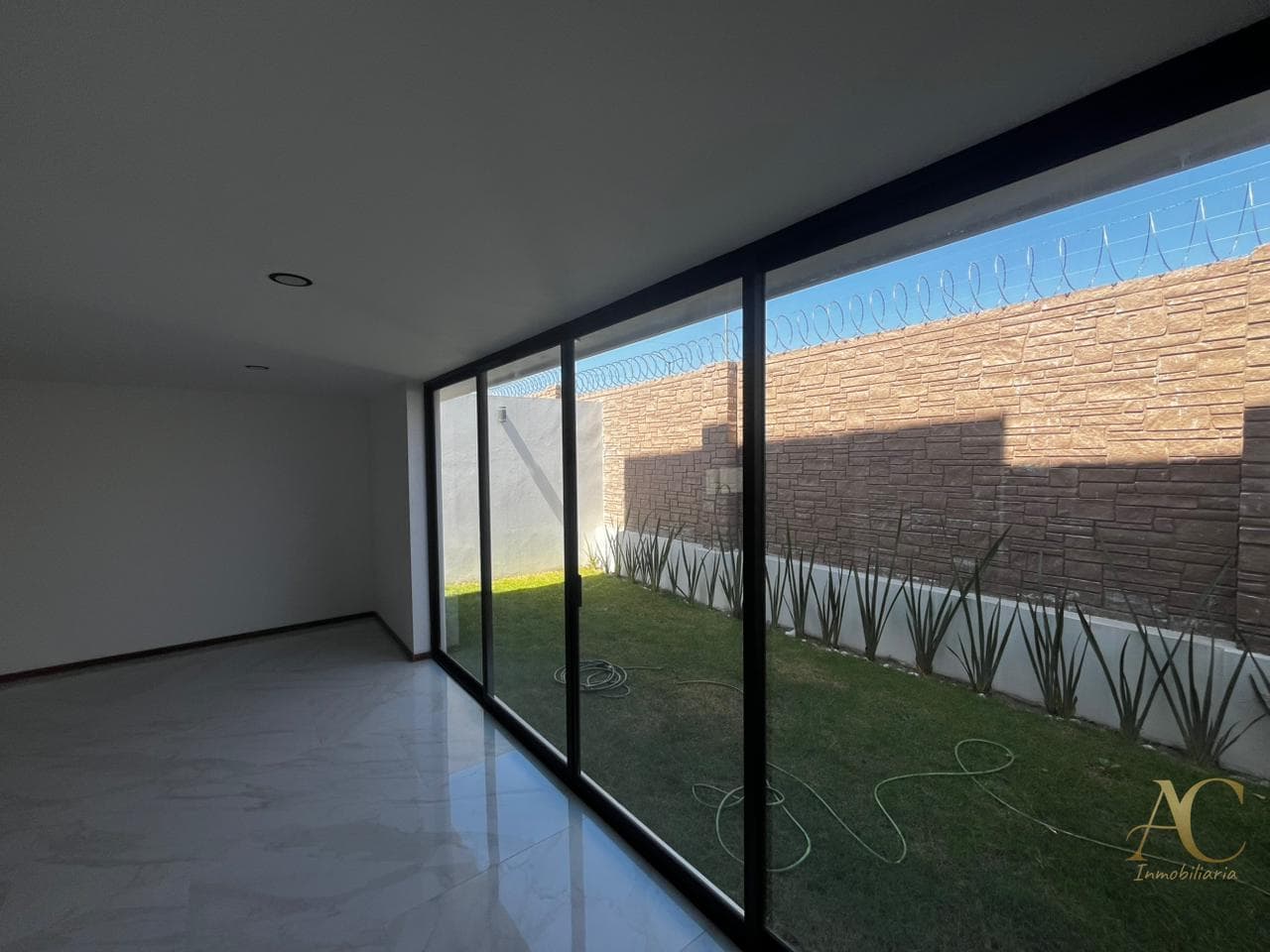House in Lomas 2