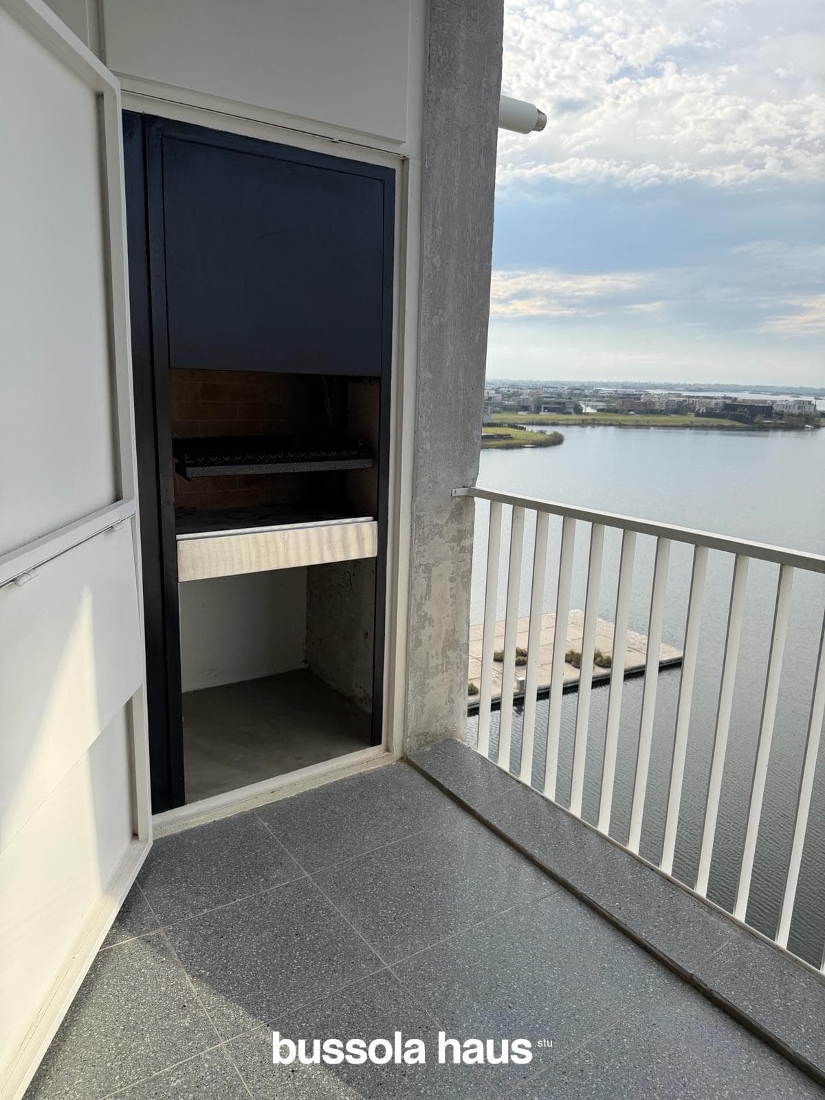Two-room apartment for sale with garage and storage room in Puertos Escobar