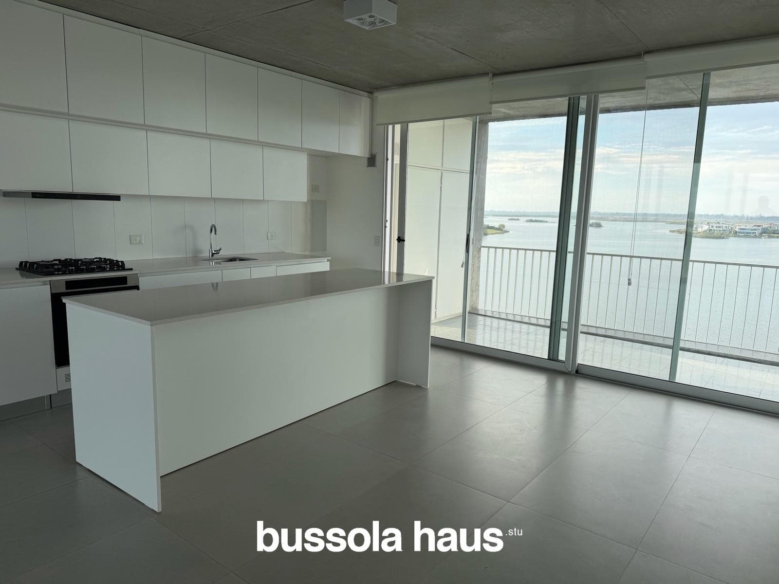 Two-room apartment for sale with garage and storage room in Puertos Escobar