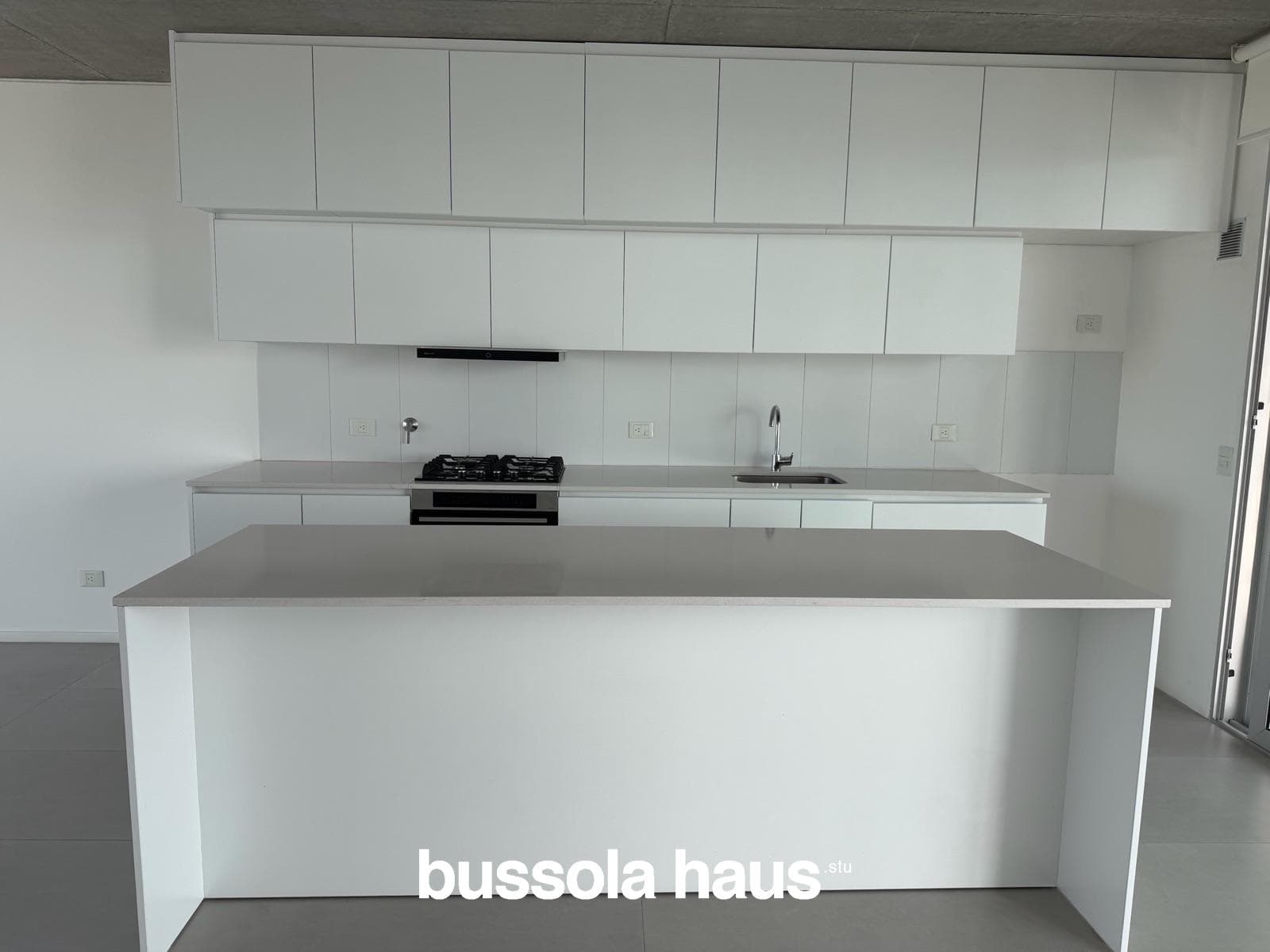 Two-room apartment for sale with garage and storage room in Puertos Escobar