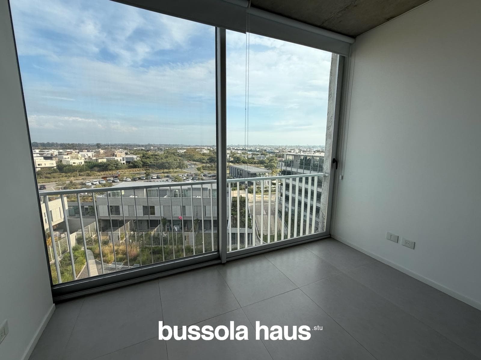 Two-room apartment for sale with garage and storage room in Puertos Escobar