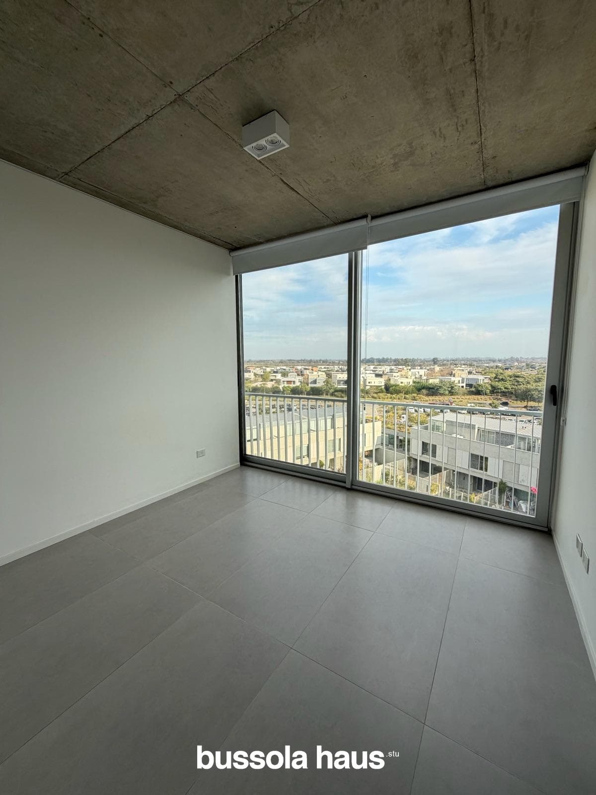 Two-room apartment for sale with garage and storage room in Puertos Escobar