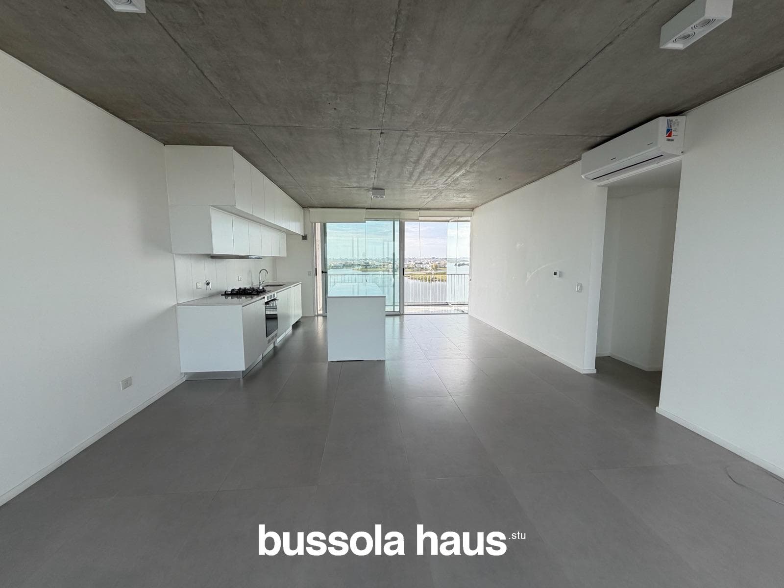Two-room apartment for sale with garage and storage room in Puertos Escobar