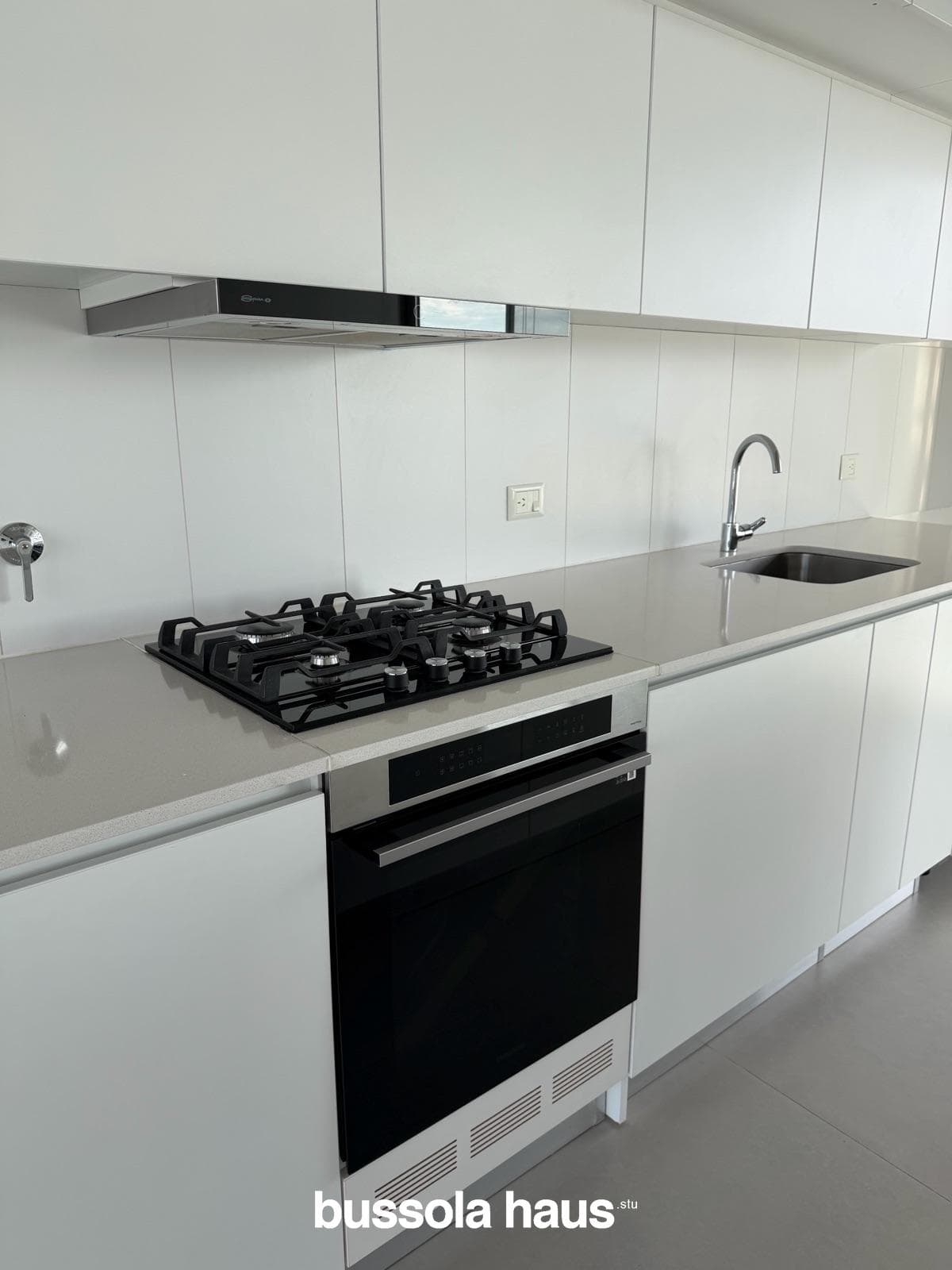 Two-room apartment for sale with garage and storage room in Puertos Escobar