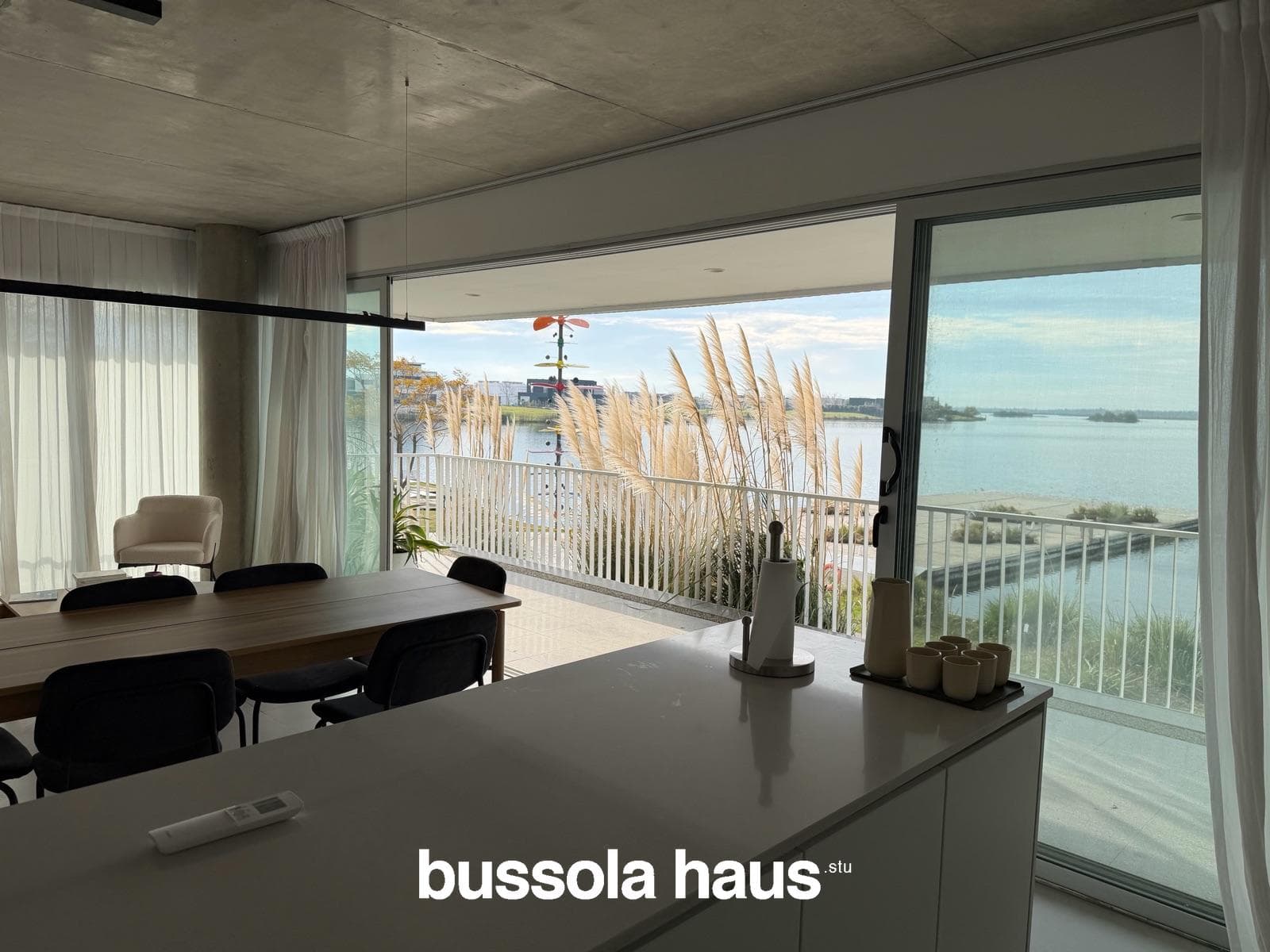 Three-room apartment for sale with garage and storage unit in Puertos Escobar