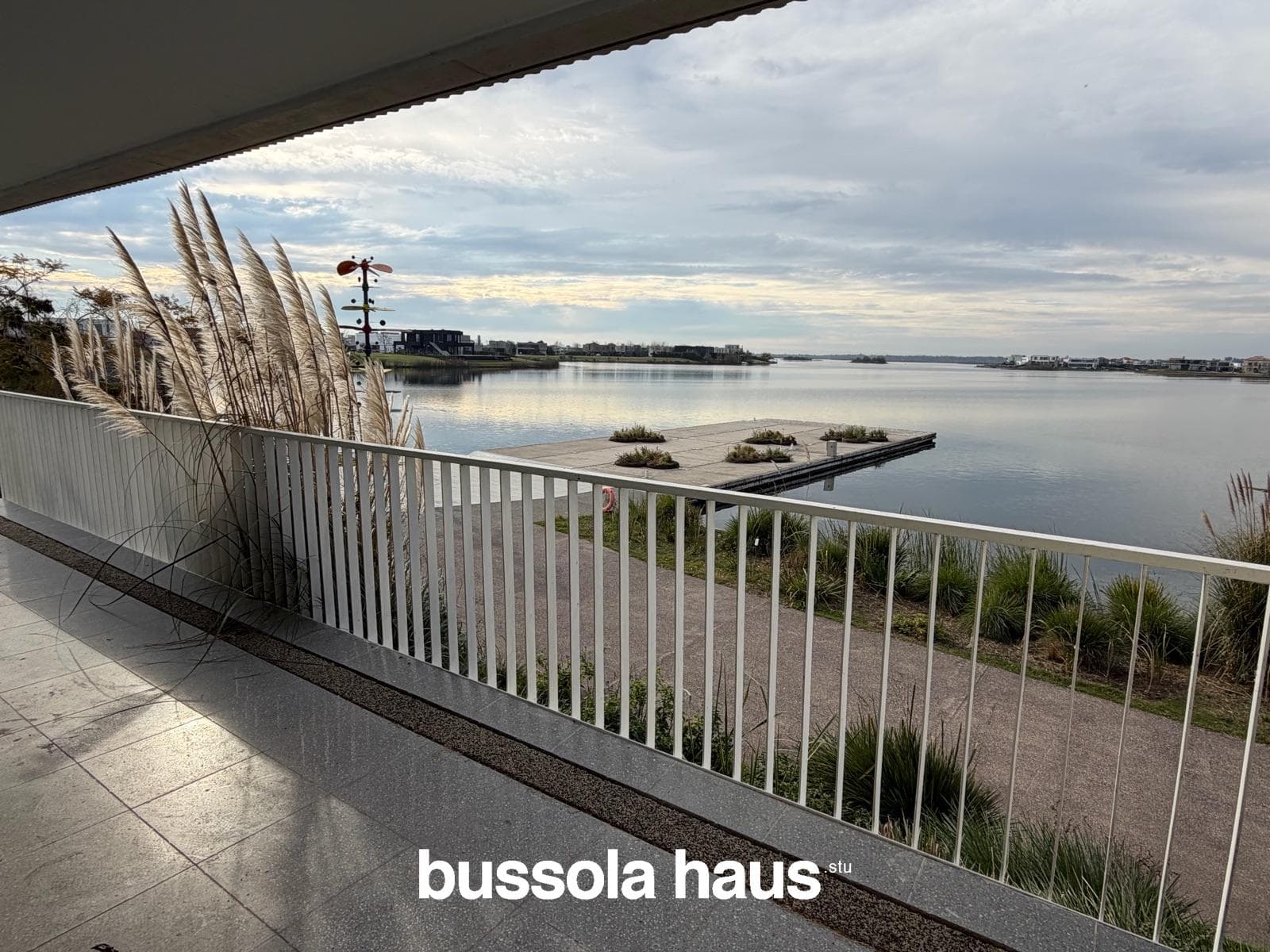 Three-room apartment for sale with garage and storage unit in Puertos Escobar