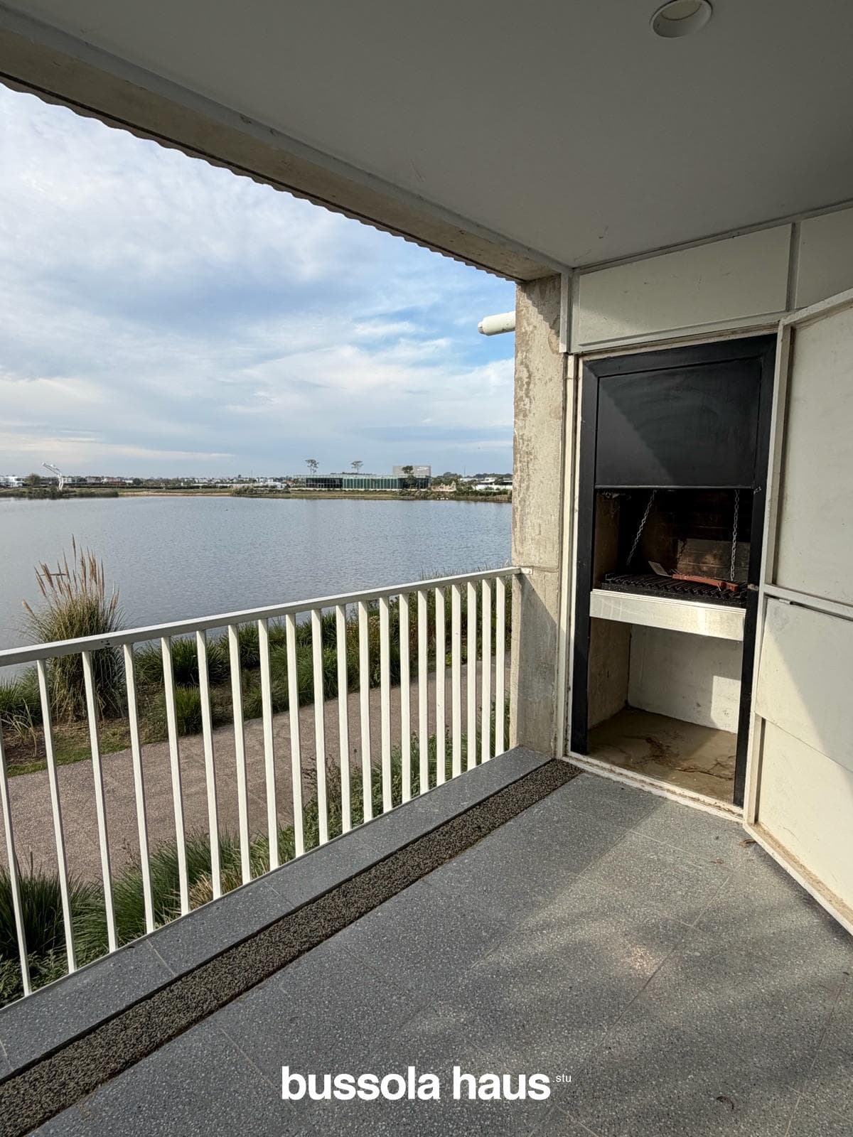 Three-room apartment for sale with garage and storage unit in Puertos Escobar