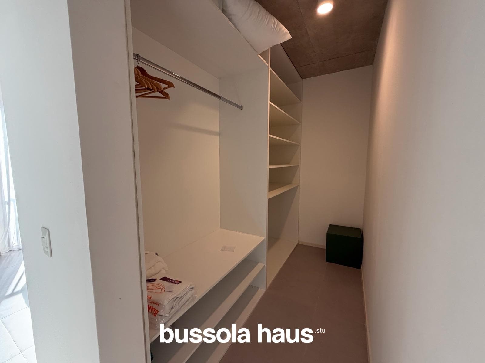 Three-room apartment for sale with garage and storage unit in Puertos Escobar