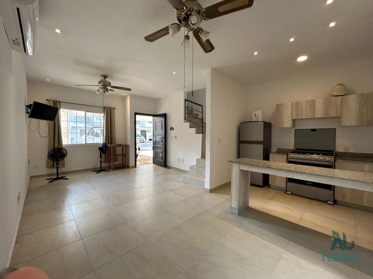 What if you could move into your new home in Playa del Carmen THIS MONTH for just 2,800,000 MXN?