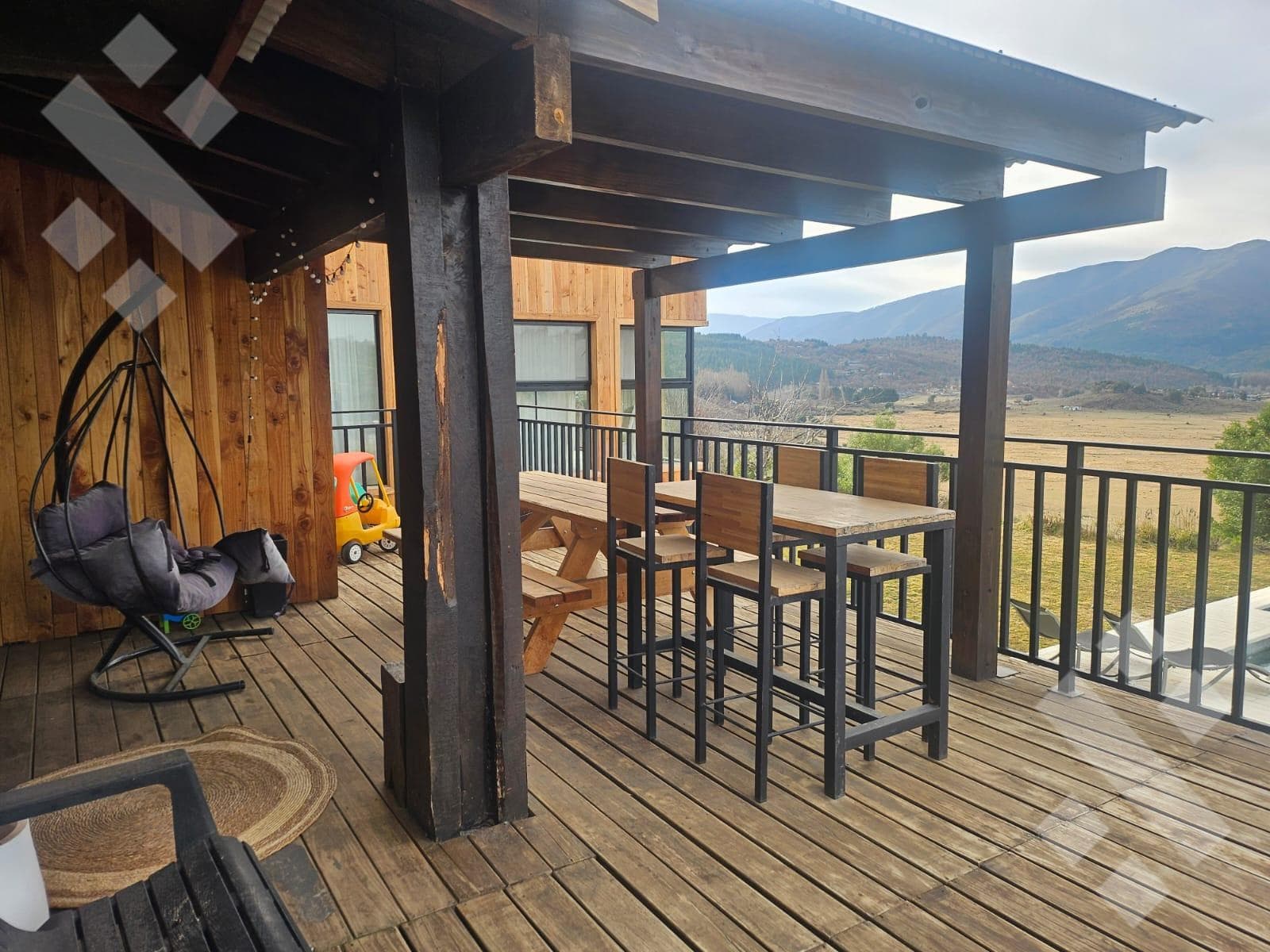 4-Bedroom House for Sale - Peñon del Lolog Neighborhood - San Martín de los Andes