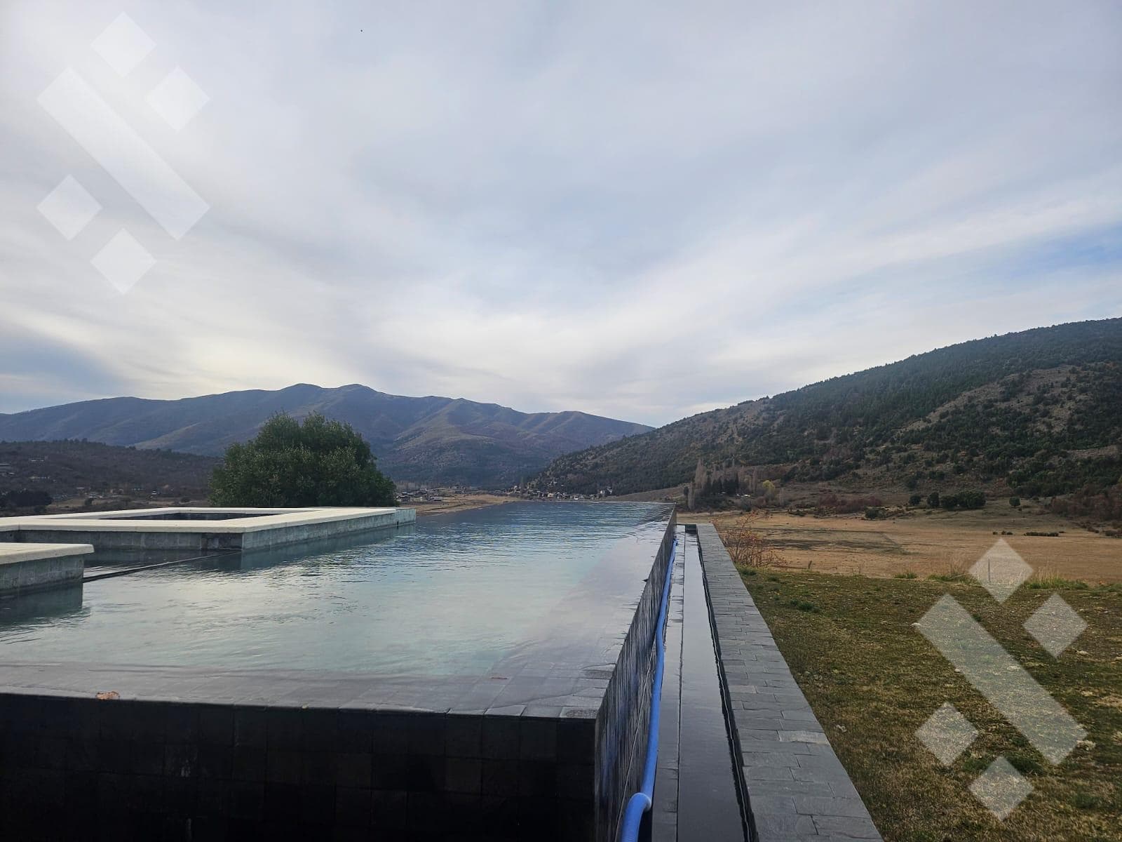 4-Bedroom House for Sale - Peñon del Lolog Neighborhood - San Martín de los Andes
