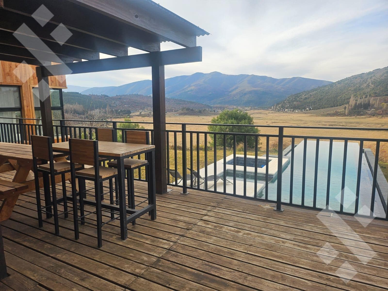 4-Bedroom House for Sale - Peñon del Lolog Neighborhood - San Martín de los Andes