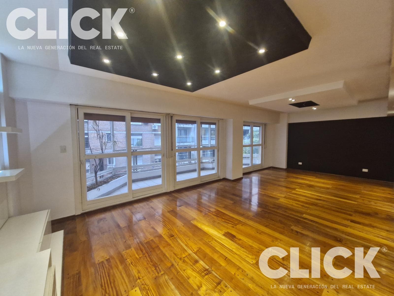 For Sale - 5-room apartment with balcony - garage - maid's quarters - Barrio Norte