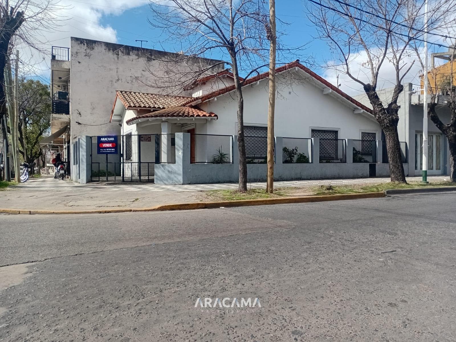 3-Room House for Sale in Luis Guillon