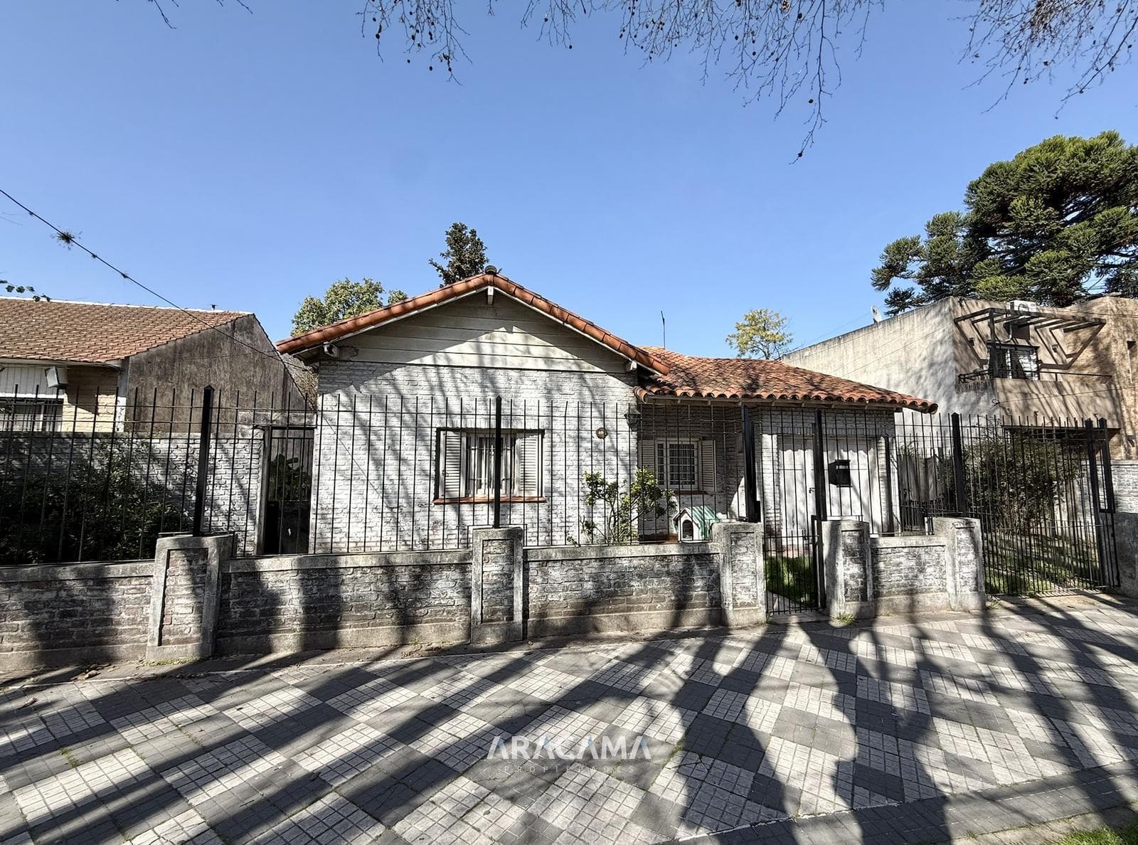 HOUSE for SALE in Monte Grande - Esteban Echeverria