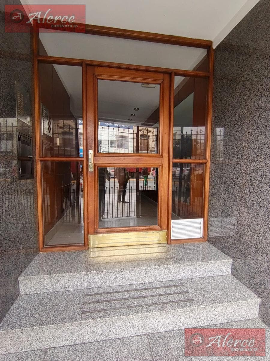 3-ROOM APARTMENT, 12TH FLOOR, FACING THE STREET. FULL OF LIGHT AND SUN. ON MITRE STREET.