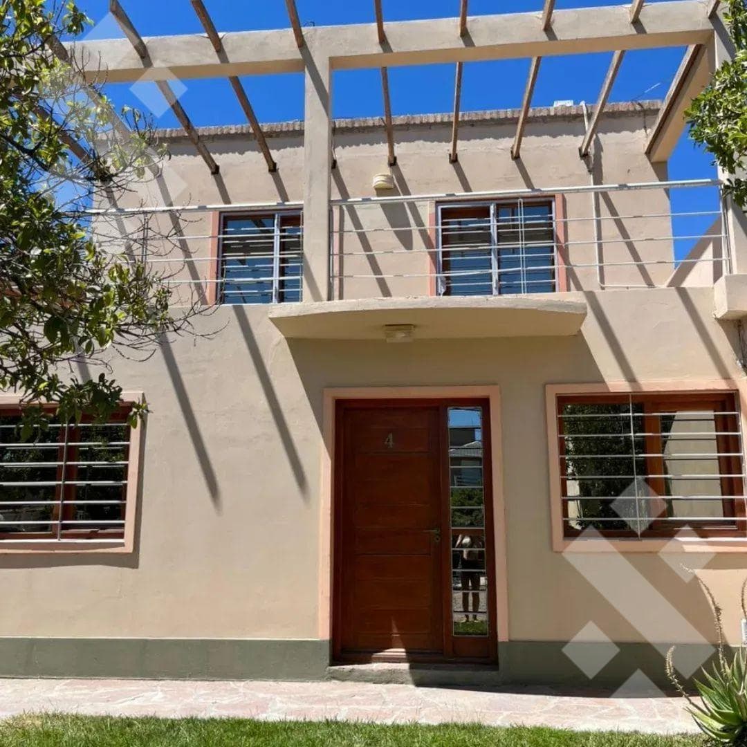 FOR SALE: Large complex with 4 high-end apartments