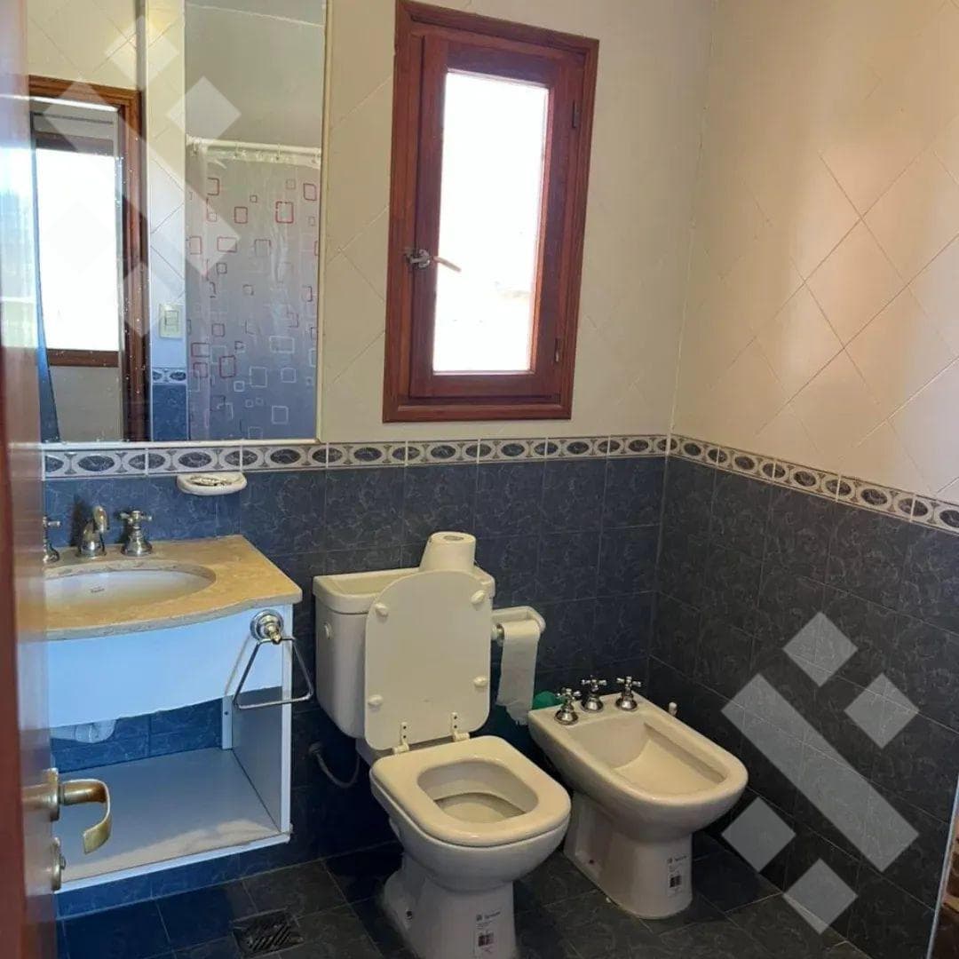 FOR SALE: Large complex with 4 high-end apartments