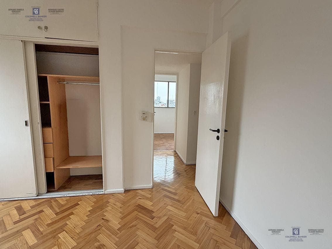 4-ROOM APARTMENT FOR SALE, FACING THE STREET, UPPER FLOOR, BALCONY, STORAGE ROOM, OPTIONAL PARKING SPACE, RECOLETA