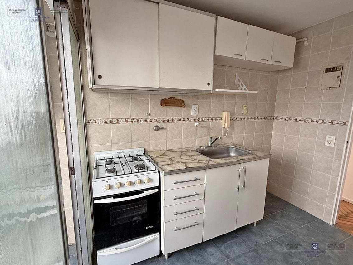 4-ROOM APARTMENT FOR SALE, FACING THE STREET, UPPER FLOOR, BALCONY, STORAGE ROOM, OPTIONAL PARKING SPACE, RECOLETA