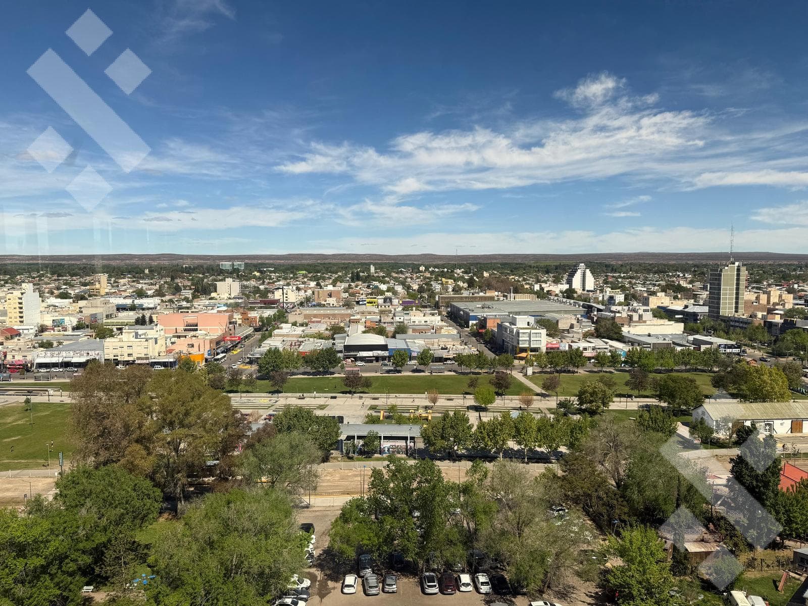 260 m² OFFICE SPACE FOR RENT WITH 2 PARKING SPACES - MICROCENTRO, NEUQUÉN